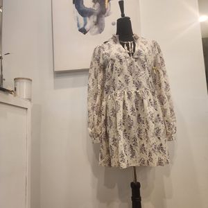 [Nasty Gal]- BRAND NEW size 02 keyhole smocked layered dress,  purple 💜flowers.